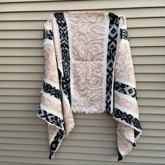 Nalini Accessories - NWT Nalini cozy scarf loop cape shawl